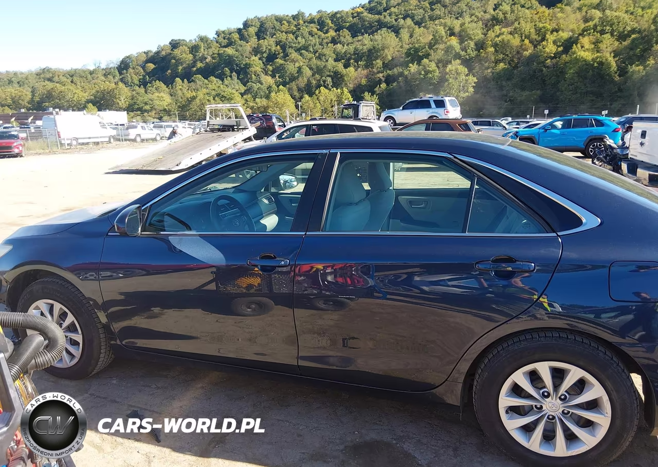 2016 Toyota Camry Le VIN:4T4BF1FK3GR555650 - 15