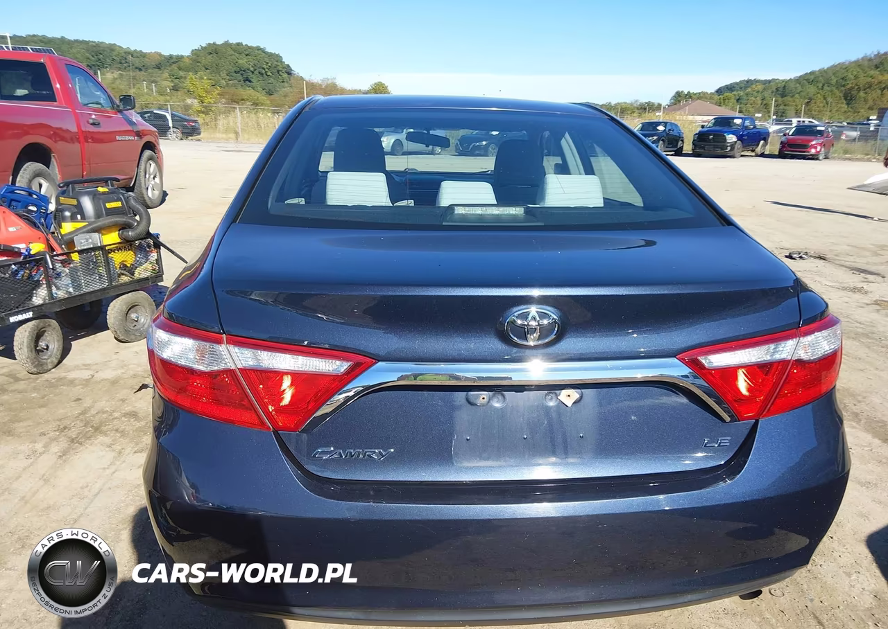 2016 Toyota Camry Le VIN:4T4BF1FK3GR555650 - 17