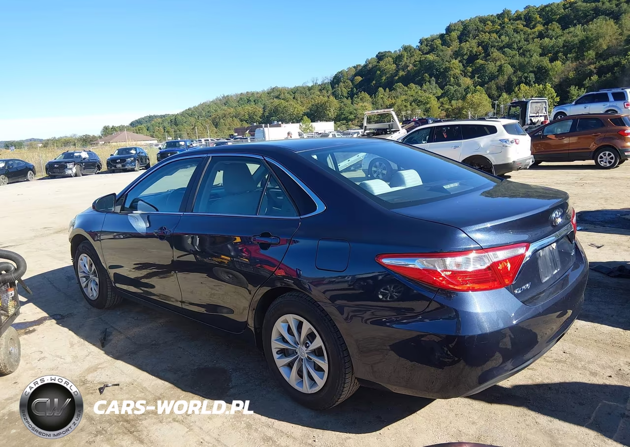 2016 Toyota Camry Le VIN:4T4BF1FK3GR555650 - 3