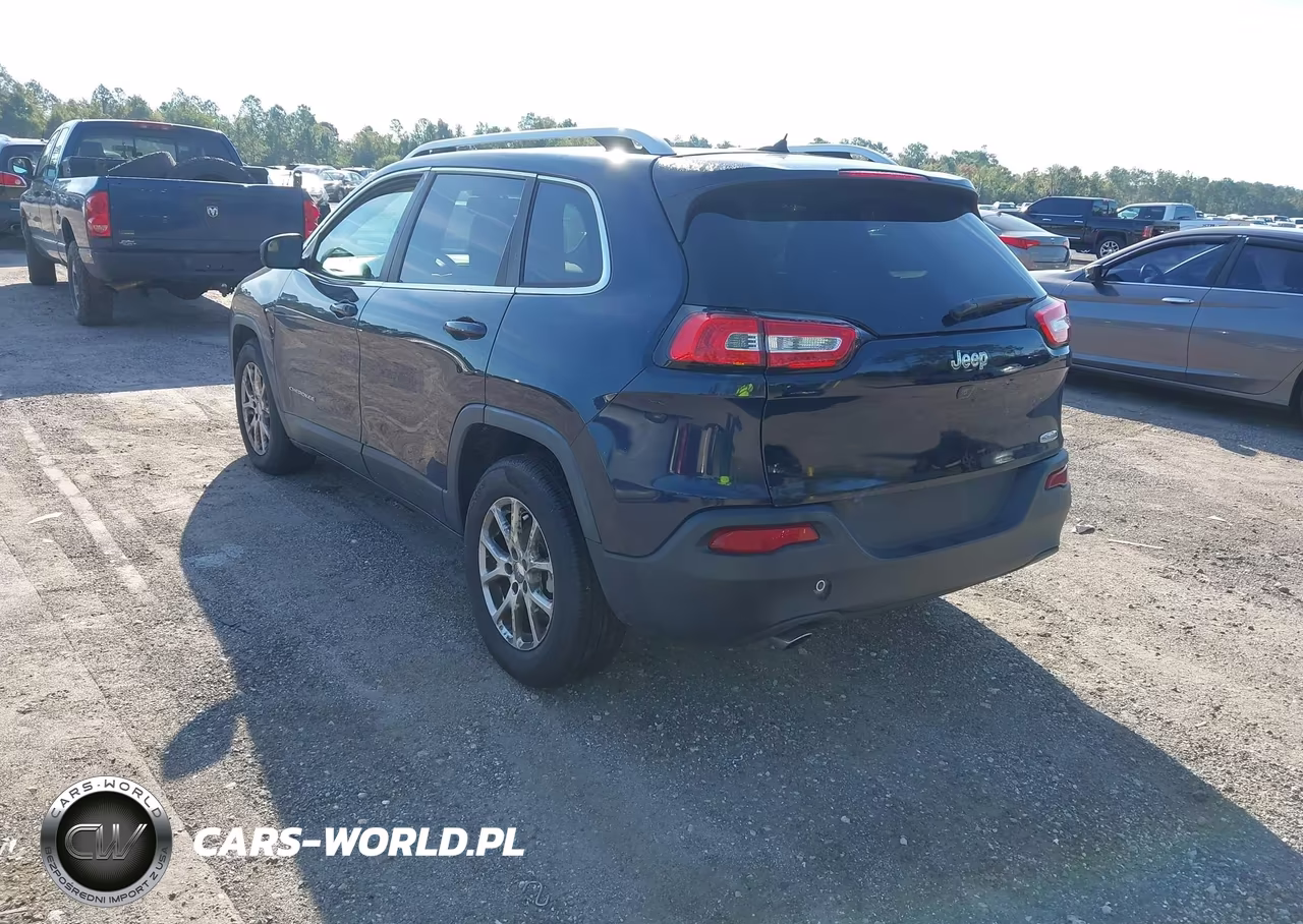 2014 Jeep Cherokee Latitude VIN:1C4PJLCB3EW167483 - 3