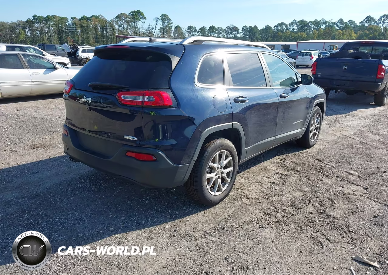 2014 Jeep Cherokee Latitude VIN:1C4PJLCB3EW167483 - 4