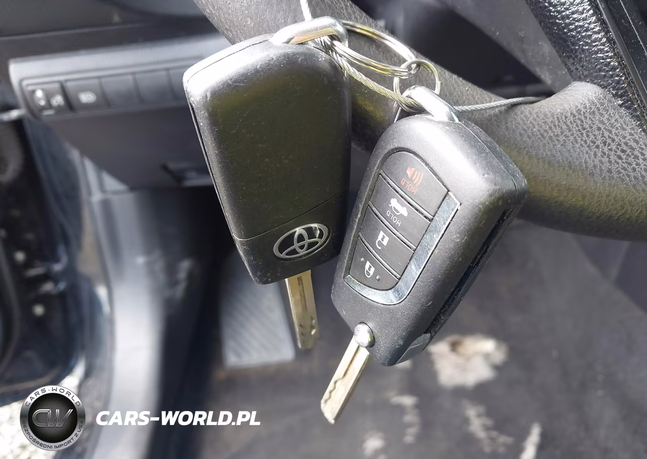 2021 Toyota Corolla Le VIN:JTDEPMAE5MJ145411 - 11