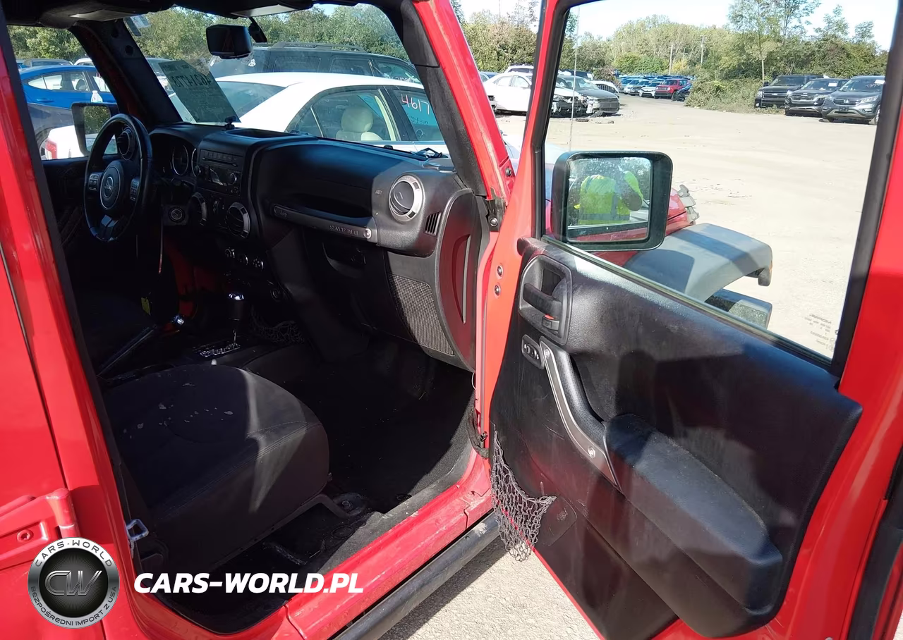 2015 Jeep Wrangler Unlimited Willys Wheeler VIN:1C4BJWDGXFL634620 - 5
