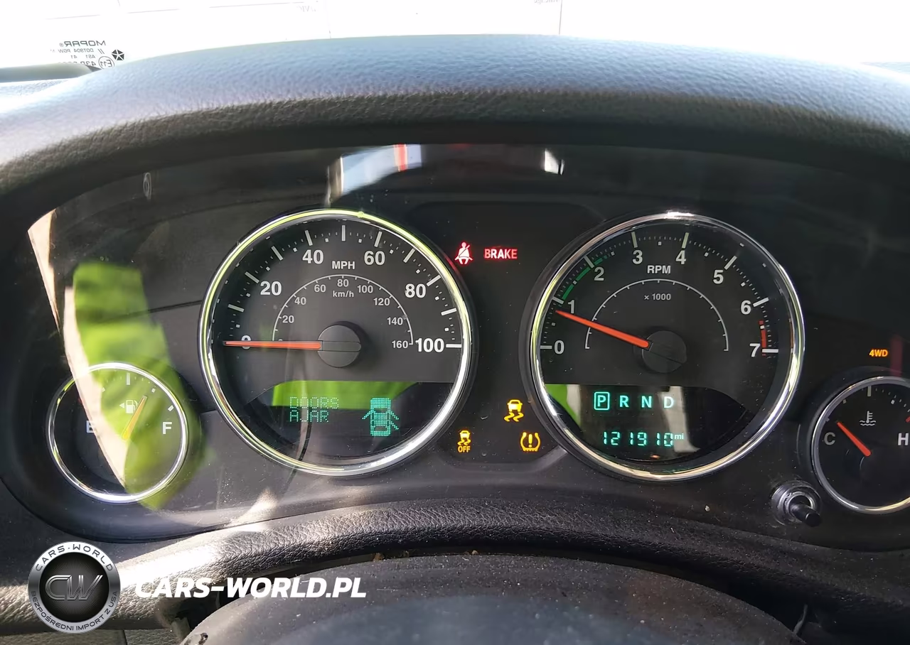 2015 Jeep Wrangler Unlimited Willys Wheeler VIN:1C4BJWDGXFL634620 - 7