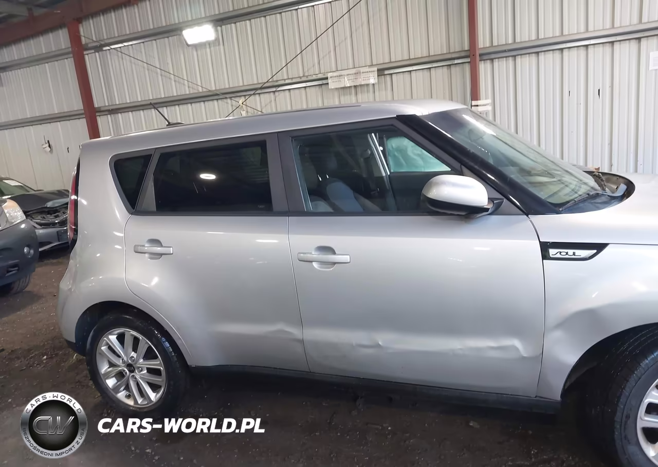 2018 Kia Soul + VIN:KNDJP3A5XJ7553548 - 13