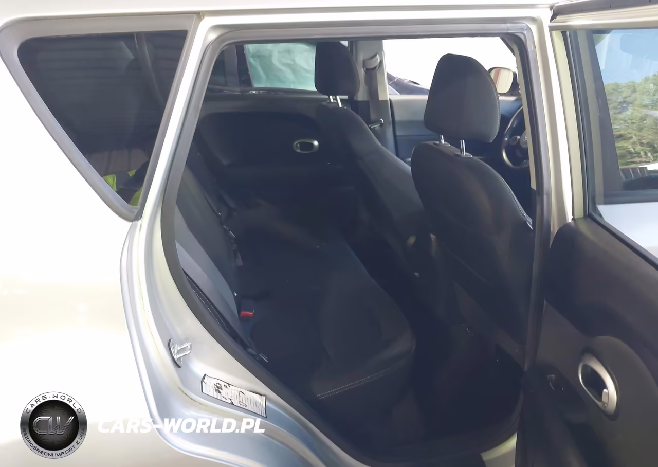 2018 Kia Soul + VIN:KNDJP3A5XJ7553548 - 8