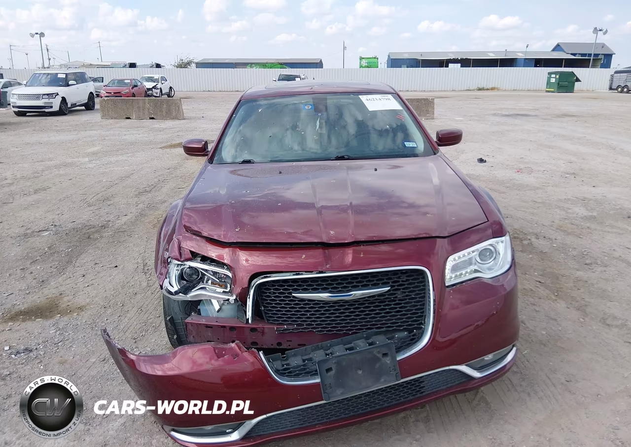 2018 Chrysler 300 Touring L VIN:2C3CCAAG7JH177085 - 12