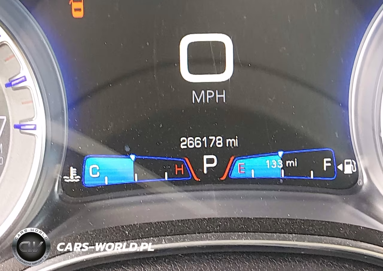 2018 Chrysler 300 Touring L VIN:2C3CCAAG7JH177085 - 15
