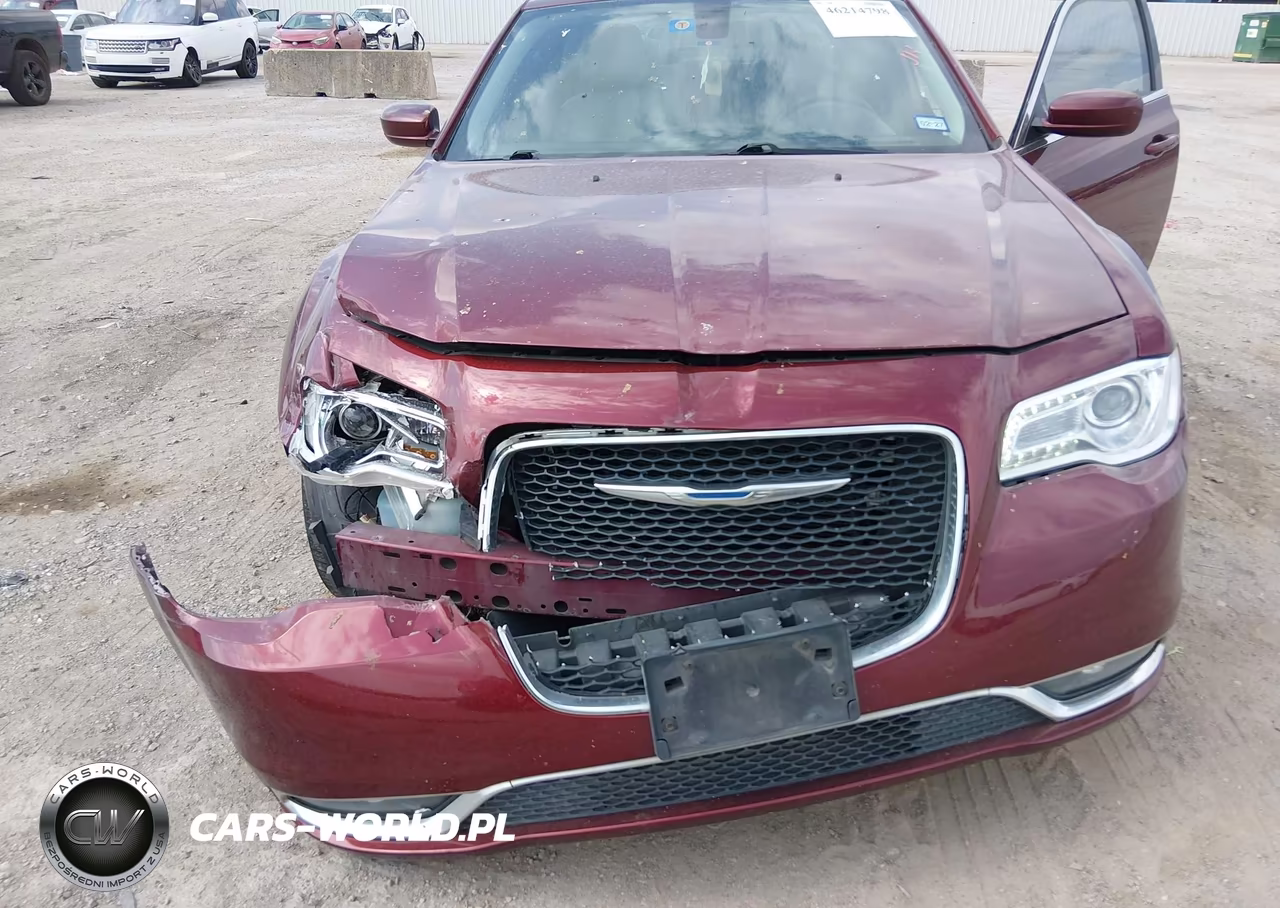 2018 Chrysler 300 Touring L VIN:2C3CCAAG7JH177085 - 17