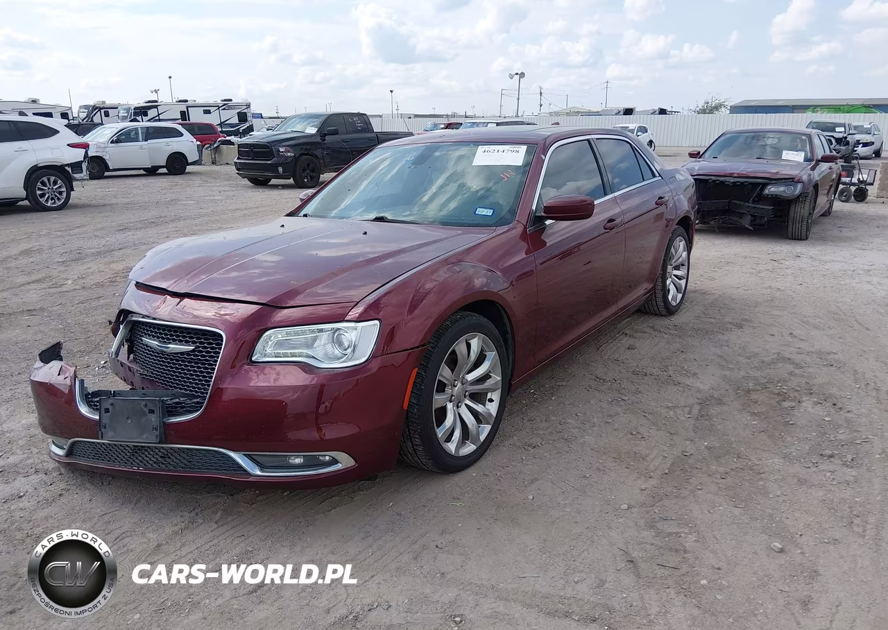 2018 Chrysler 300 Touring L VIN:2C3CCAAG7JH177085 - 2