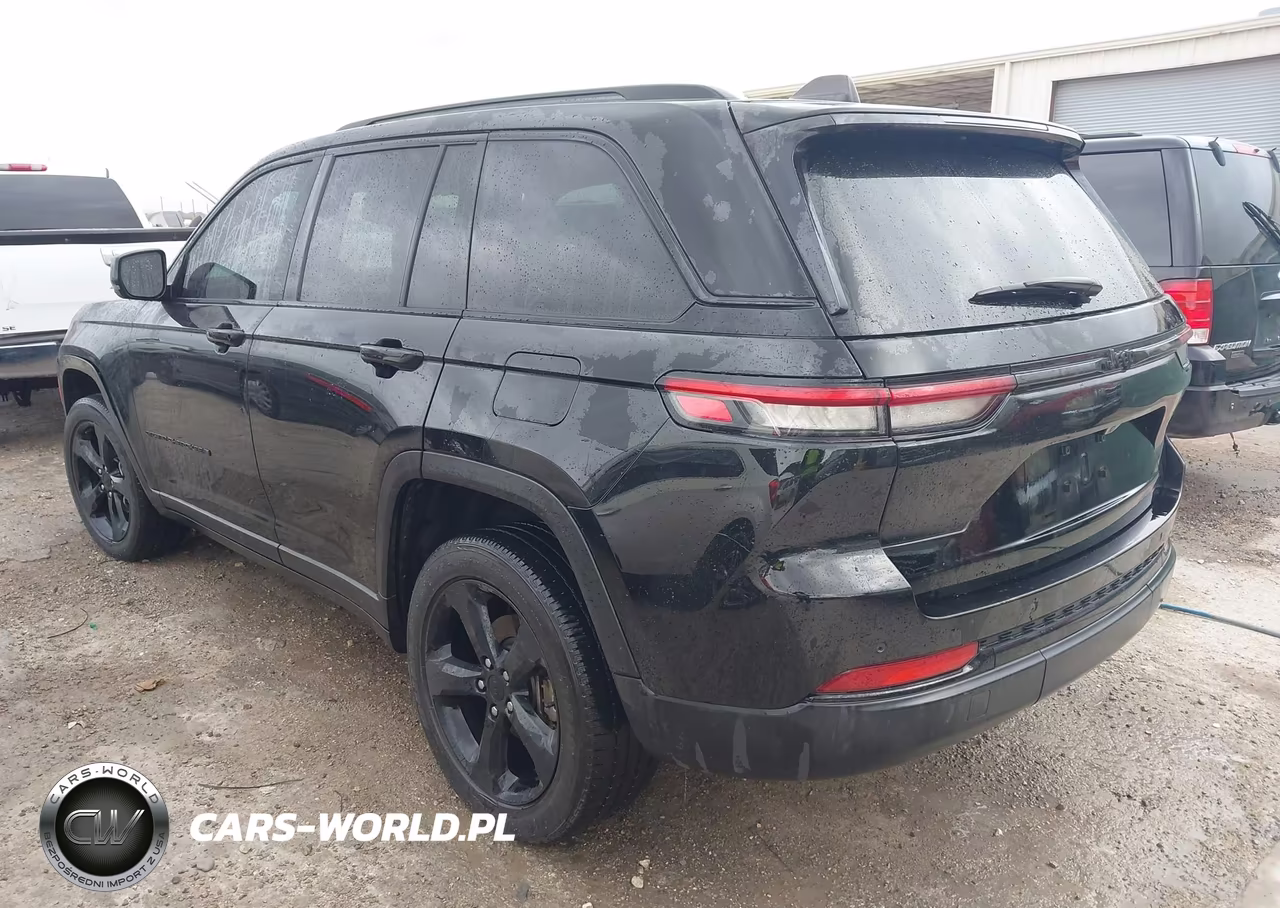 2023 Jeep Grand Cherokee Altitude 4X2 VIN:1C4RJGAG0PC610157 - 3