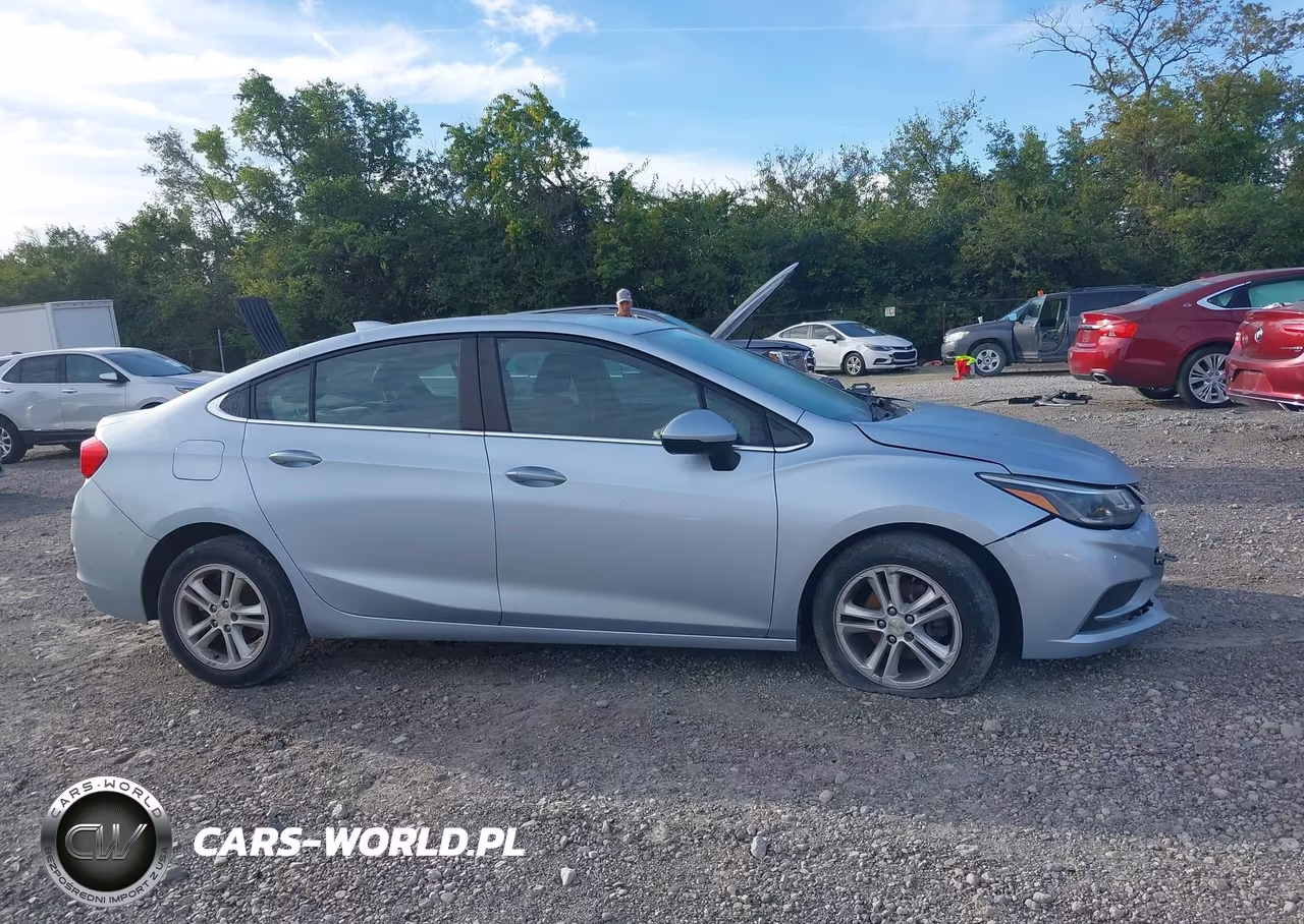 2018 Chevrolet Cruze Lt Auto VIN:1G1BE5SM2J7229661 - 13