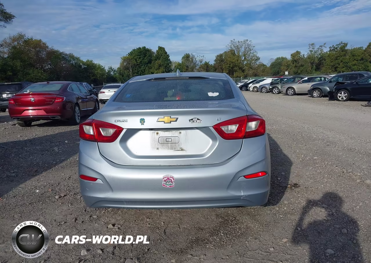 2018 Chevrolet Cruze Lt Auto VIN:1G1BE5SM2J7229661 - 16