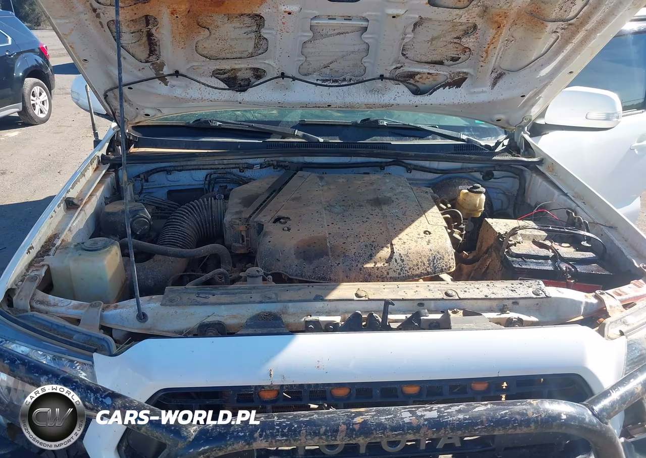 2015 Toyota Tacoma Base V6 VIN:3TMLU4EN0FM202145 - 10