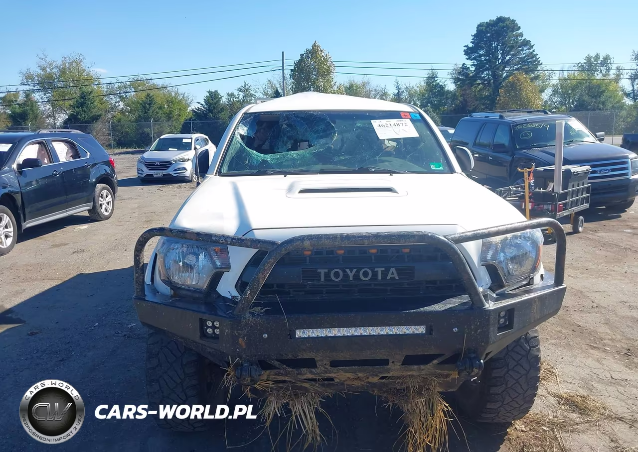 2015 Toyota Tacoma Base V6 VIN:3TMLU4EN0FM202145 - 12