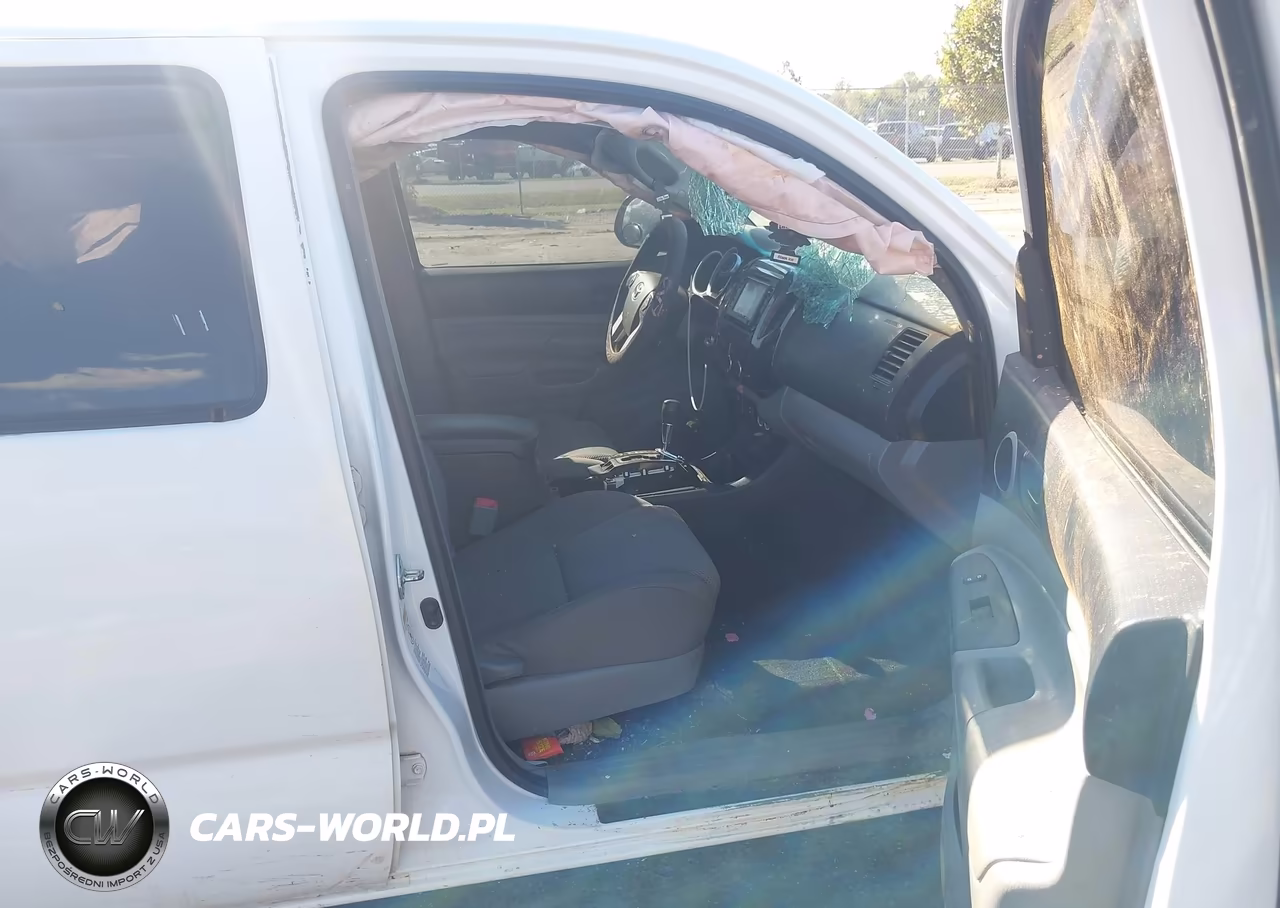 2015 Toyota Tacoma Base V6 VIN:3TMLU4EN0FM202145 - 5