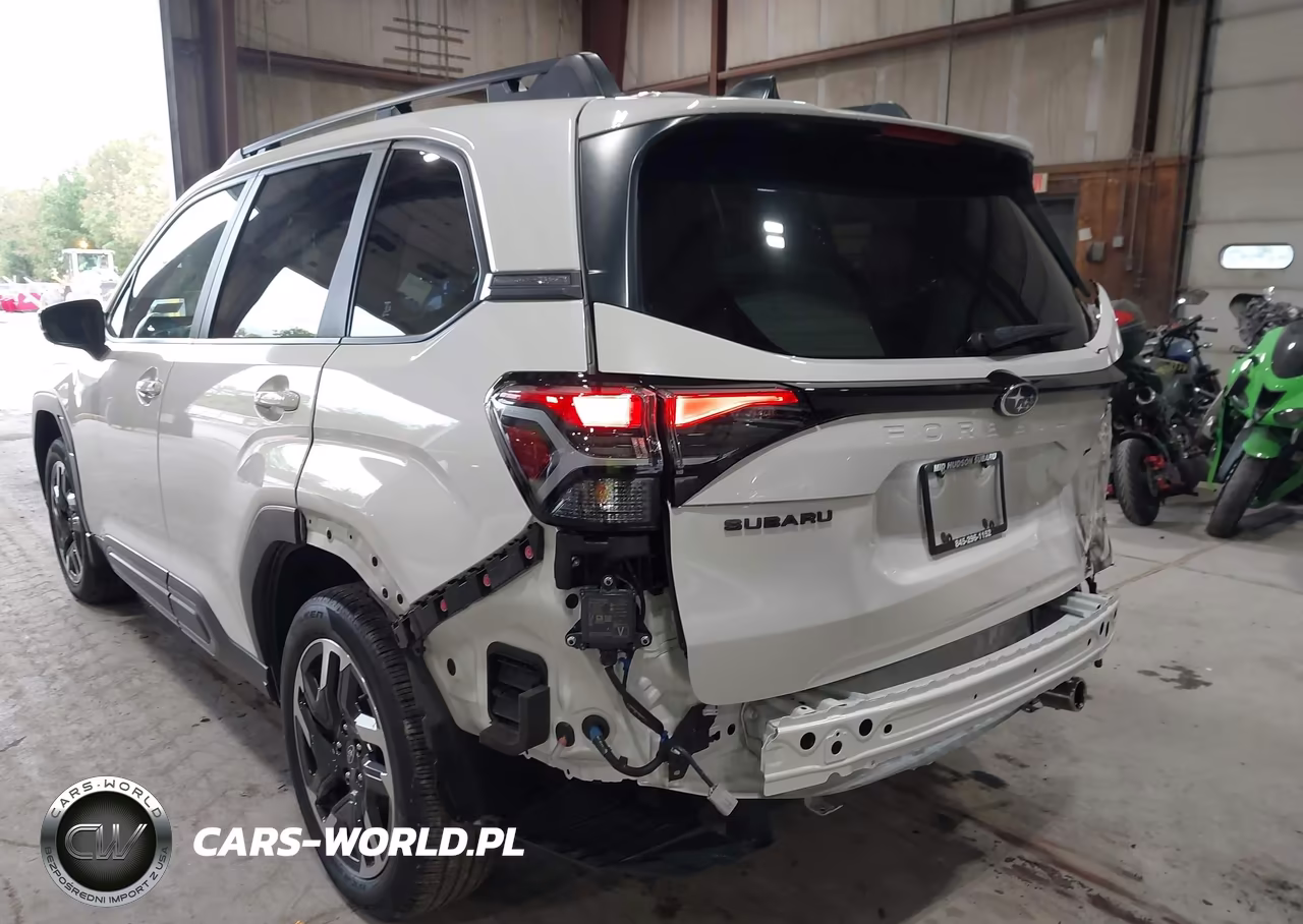 2025 Subaru Forester Limited VIN:JF2SLDRC0SH506941 - 18