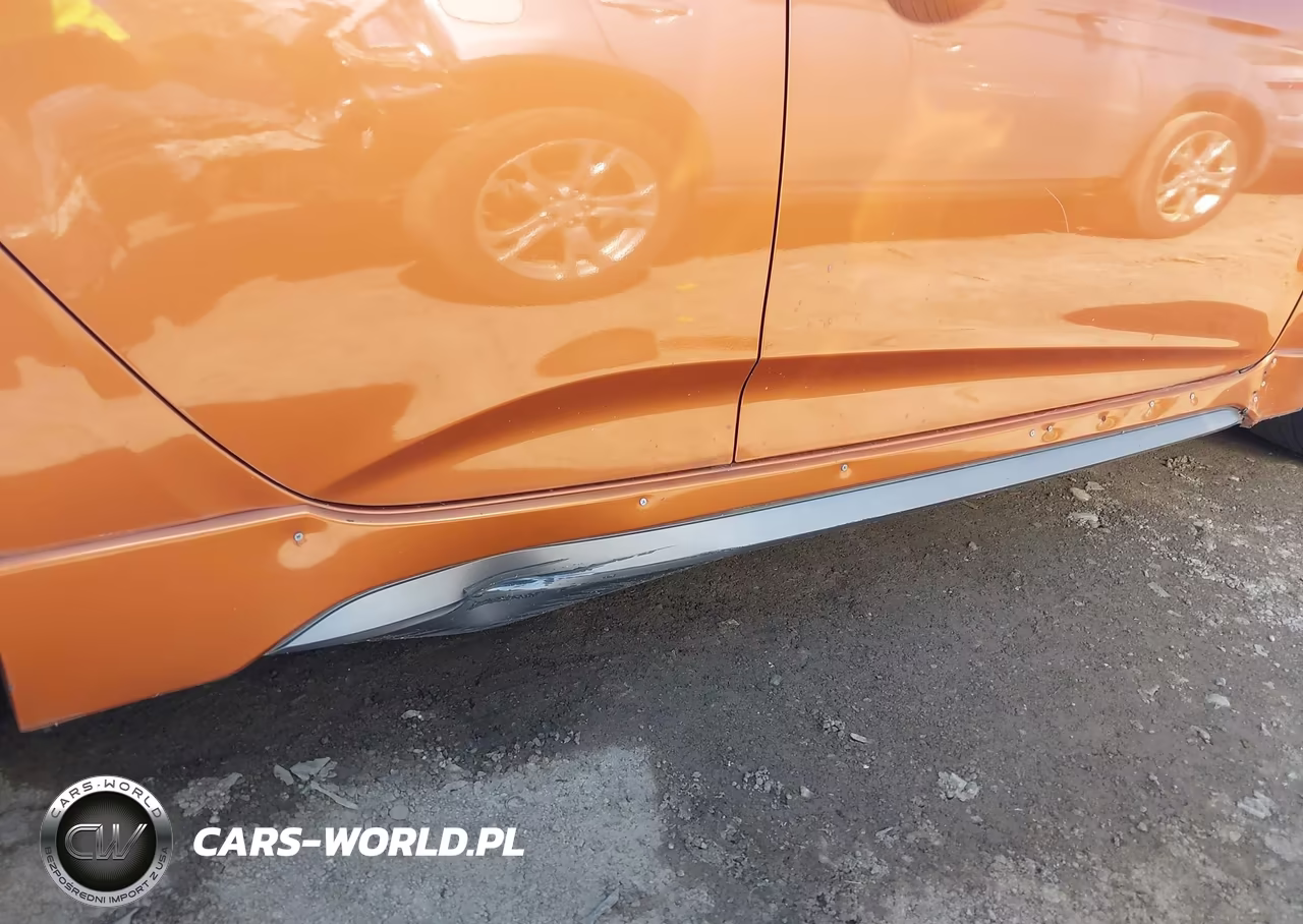 2016 Hyundai Veloster Turbo VIN:KMHTC6AE1GU279023 - 13