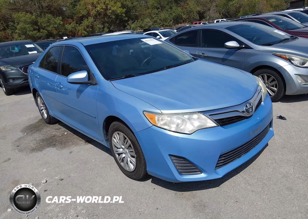 2012 Toyota Camry Le – zdjęcie 1 z 11