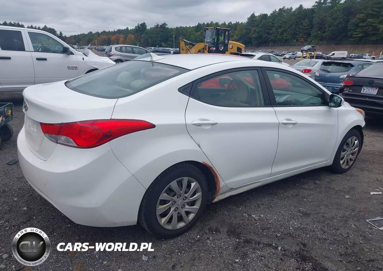 2012 Hyundai Elantra Gls VIN:5NPDH4AE6CH141755 - 4