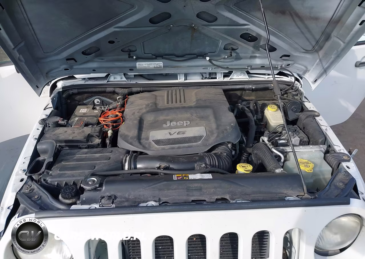 2015 Jeep Wrangler Unlimited Sport VIN:1C4BJWDG7FL521904 - 10