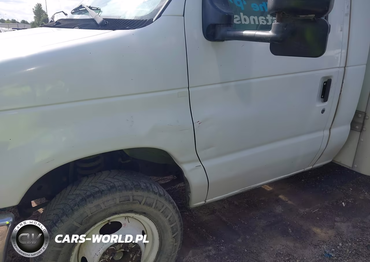 2009 Ford Econoline Commercial Cutaway VIN:1FDXE45S59DA10719 - 11