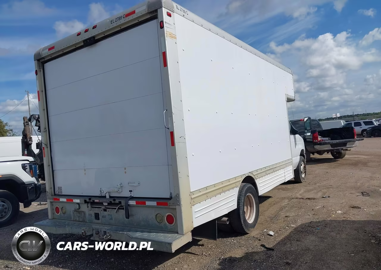 2009 Ford Econoline Commercial Cutaway VIN:1FDXE45S59DA10719 - 4
