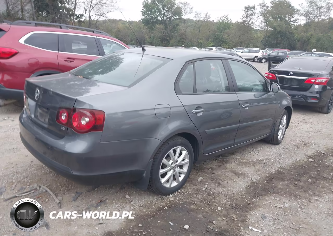 2010 Volkswagen Jetta Limited Edition VIN:3VWAZ7AJ0AM074993 - 4