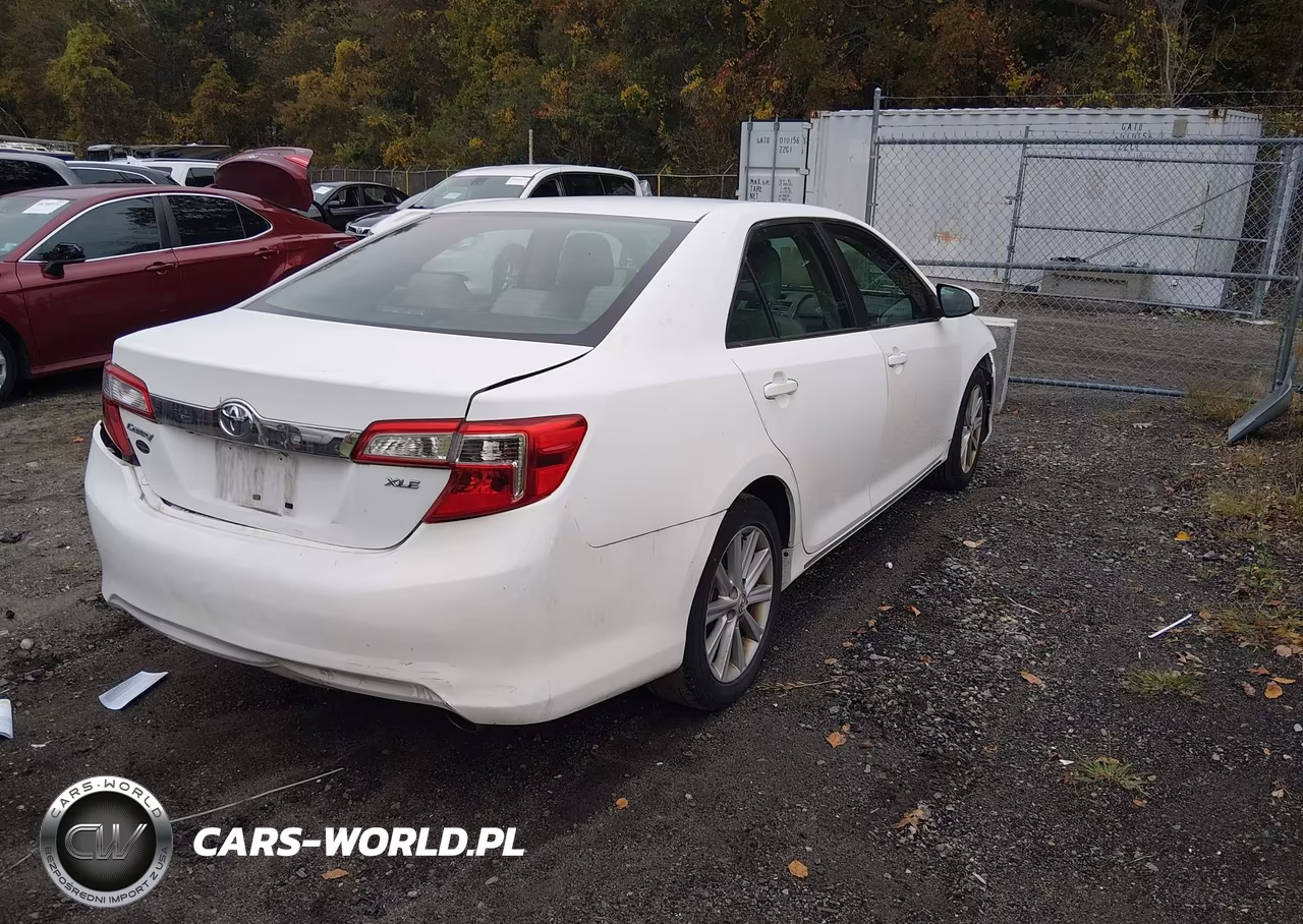 2014 Toyota Camry Xle VIN:4T4BF1FK5ER340171 - 4