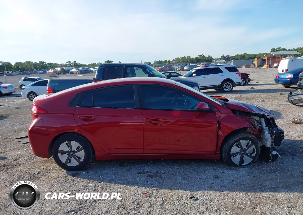 2020 Hyundai Ioniq Hybrid Blue VIN:KMHC65LC7LU227953 - 12