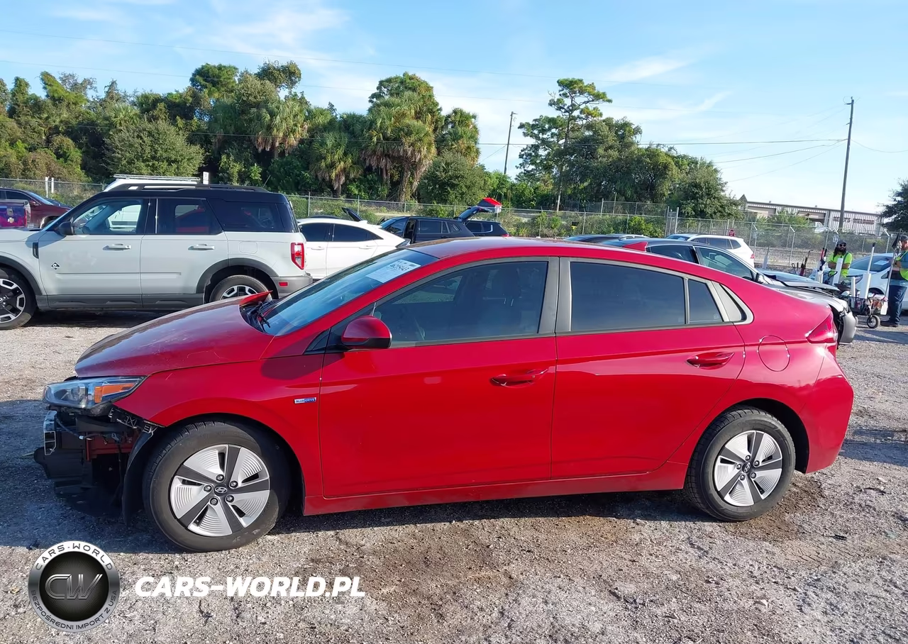 2020 Hyundai Ioniq Hybrid Blue VIN:KMHC65LC7LU227953 - 13