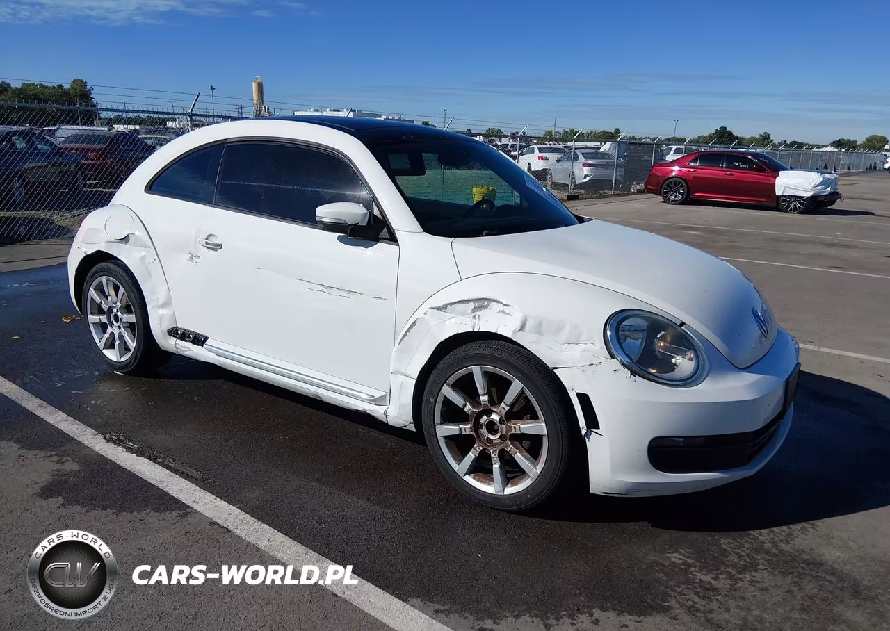 2013 Volkswagen Beetle Coupe 2.5L W-Sun-Sound-Nav