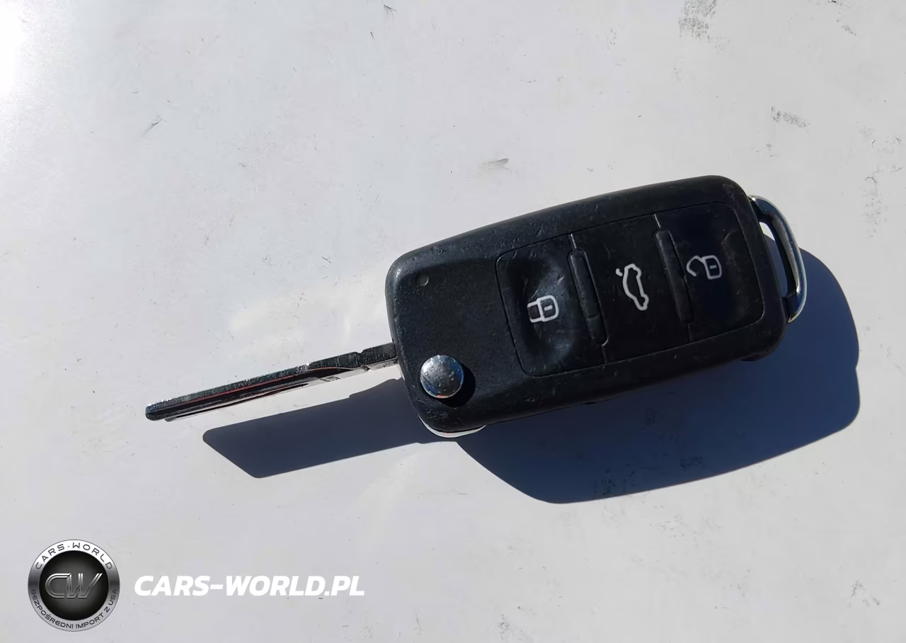2013 Volkswagen Beetle Coupe 2.5L W-Sun-Sound-Nav VIN:3VWJX7AT1DM675972 - 10