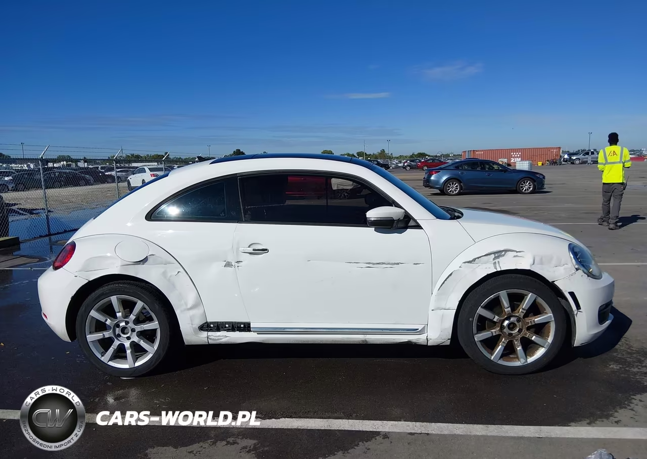 2013 Volkswagen Beetle Coupe 2.5L W-Sun-Sound-Nav VIN:3VWJX7AT1DM675972 - 13