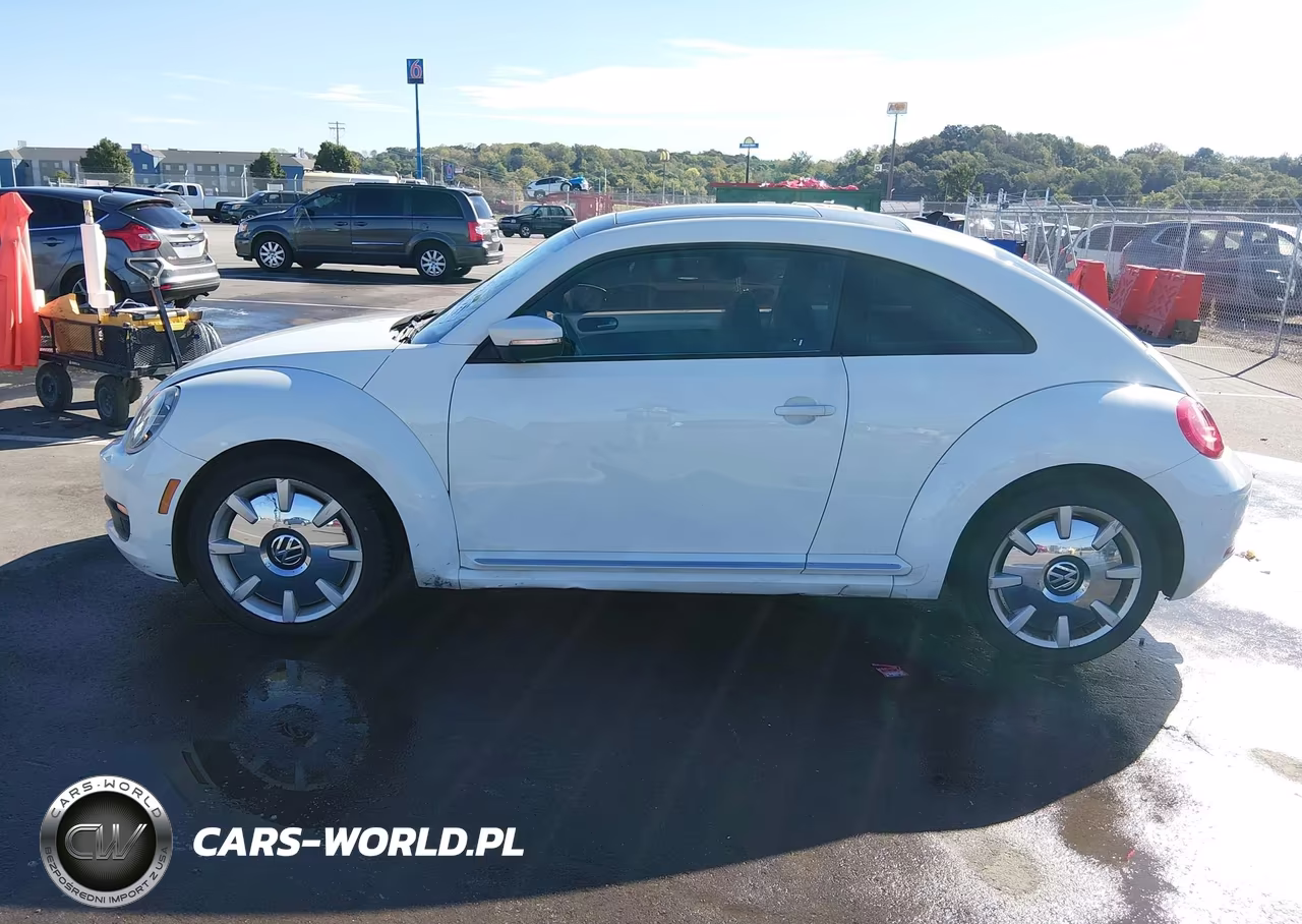 2013 Volkswagen Beetle Coupe 2.5L W-Sun-Sound-Nav VIN:3VWJX7AT1DM675972 - 14