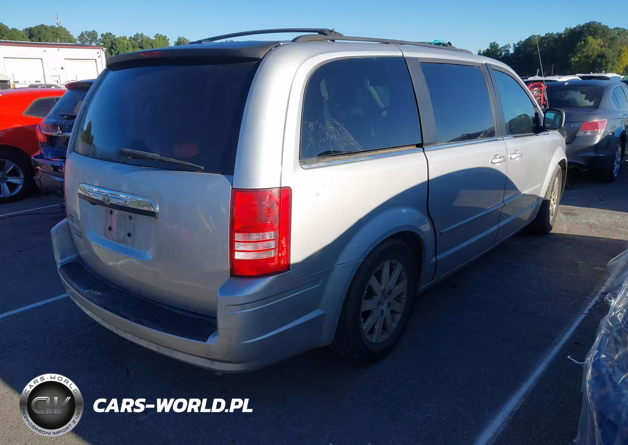 2008 Chrysler Town & Country Touring VIN:2A8HR54P78R623879 - 4