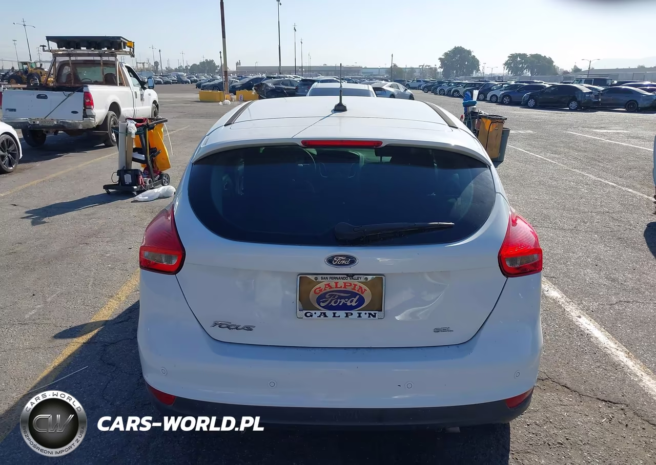 2018 Ford Focus Sel VIN:1FADP3M28JL241076 - 16