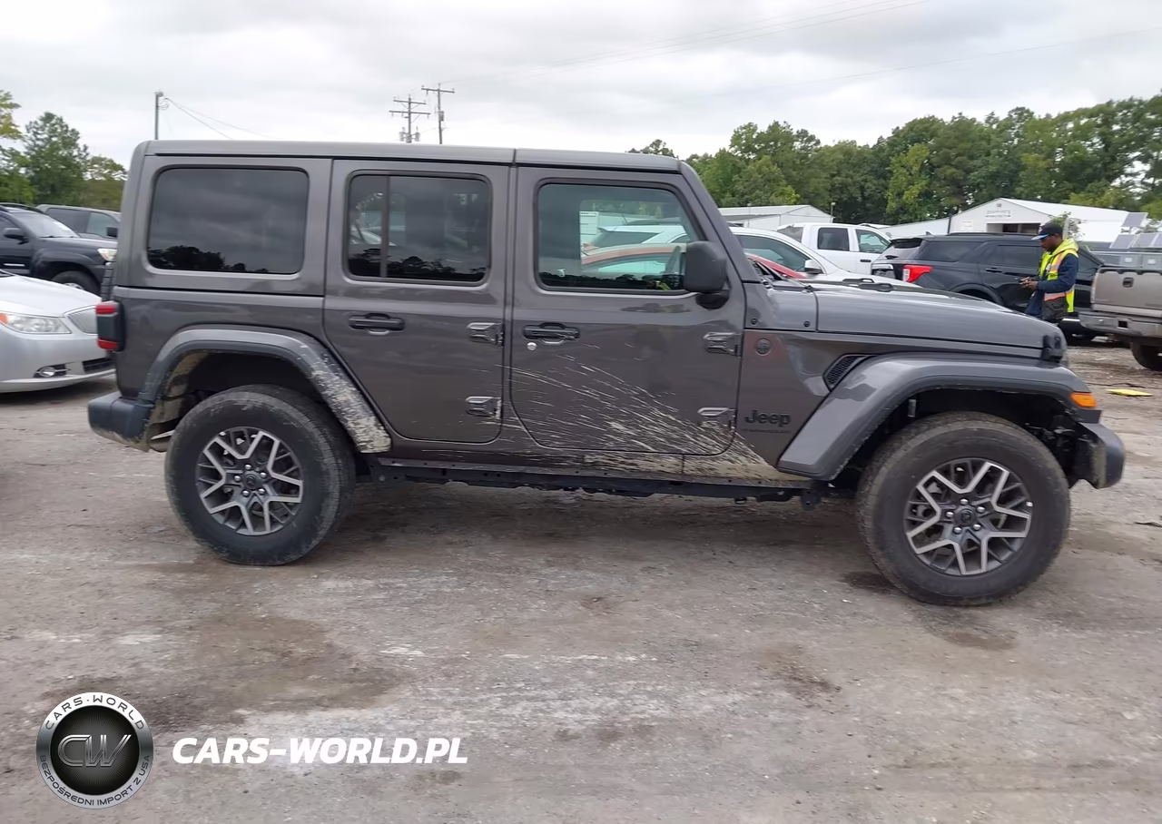 2025 Jeep Wrangler 4-Door Sahara 4X4 VIN:1C4PJXEN5SW592455 - 13