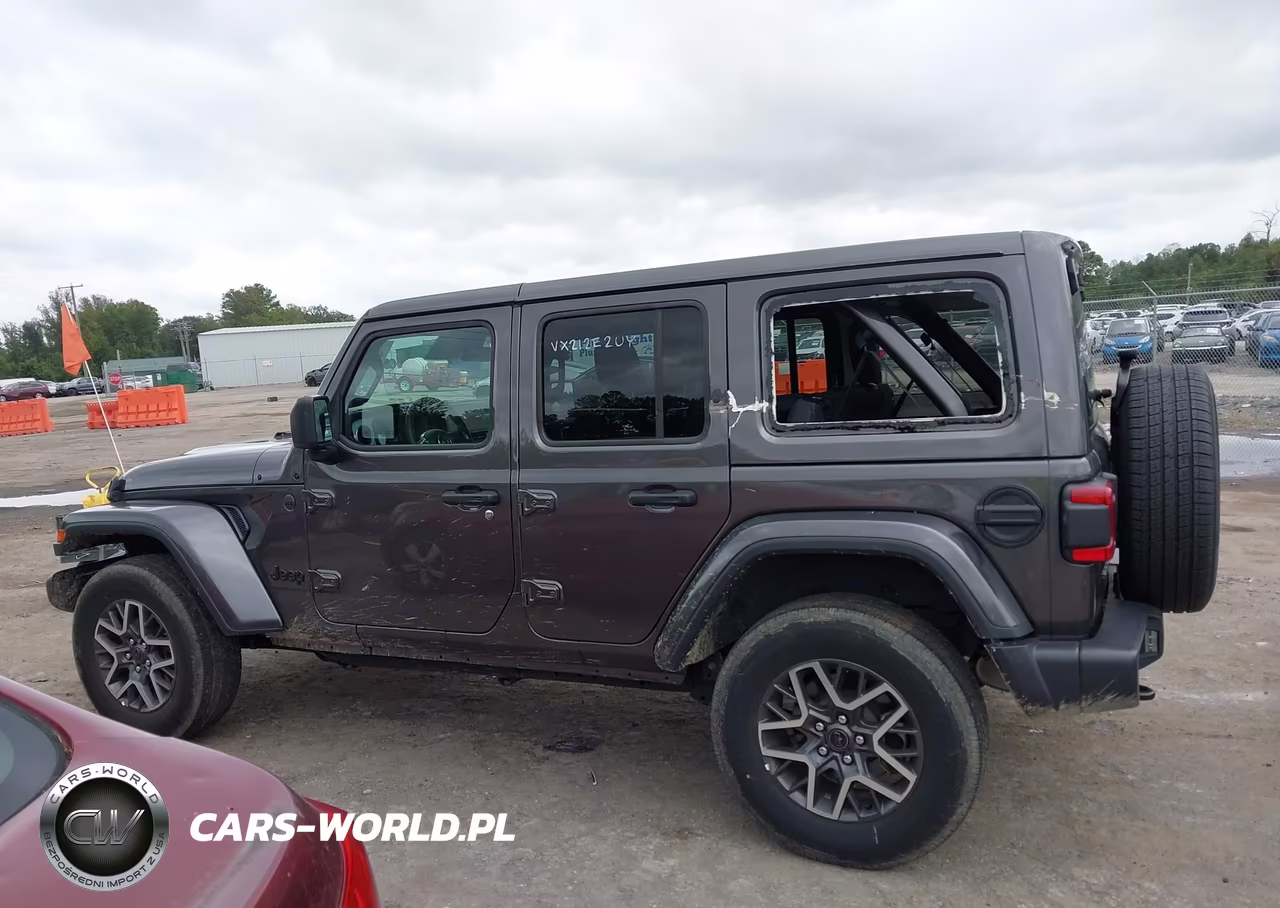 2025 Jeep Wrangler 4-Door Sahara 4X4 VIN:1C4PJXEN5SW592455 - 14