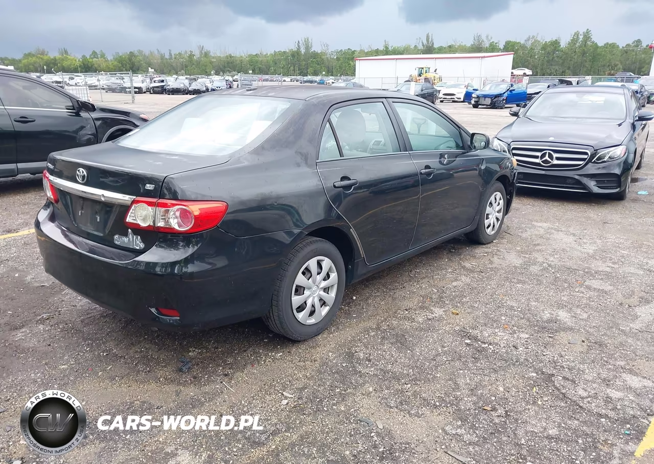 2011 Toyota Corolla Le VIN:2T1BU4EE5BC738085 - 4