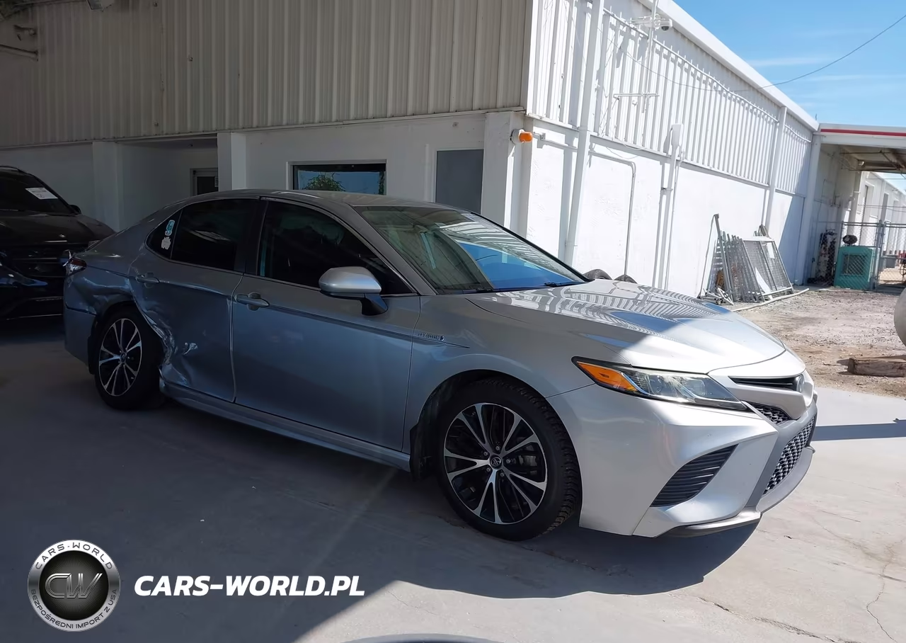 2019 Toyota Camry Hybrid Se