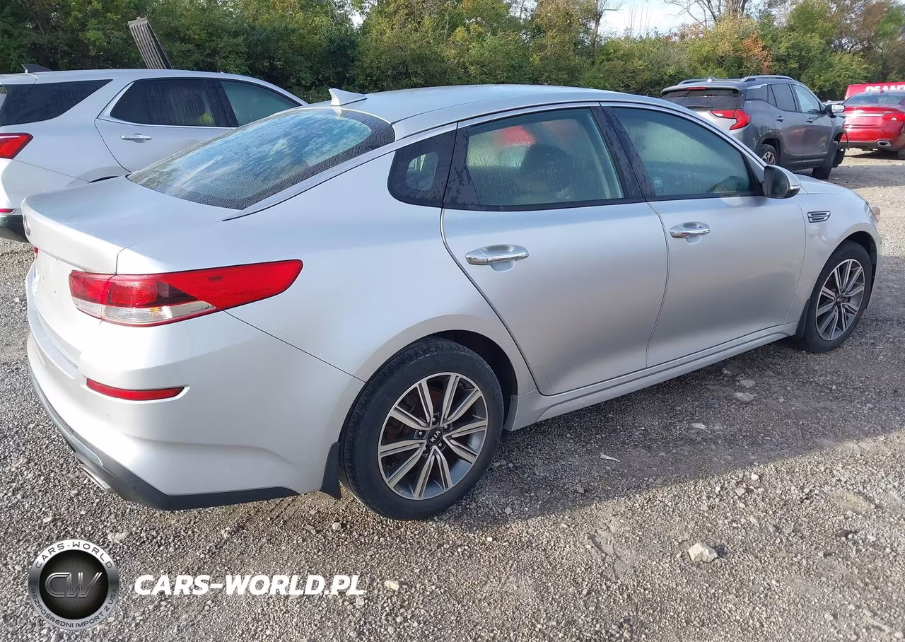 2019 Kia Optima Lx VIN:5XXGT4L32KG351268 - 4