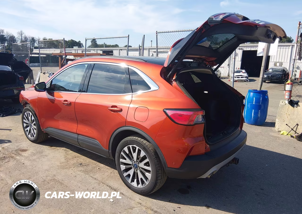 2020 Ford Escape Titanium VIN:1FMCU9J93LUA44666 - 3