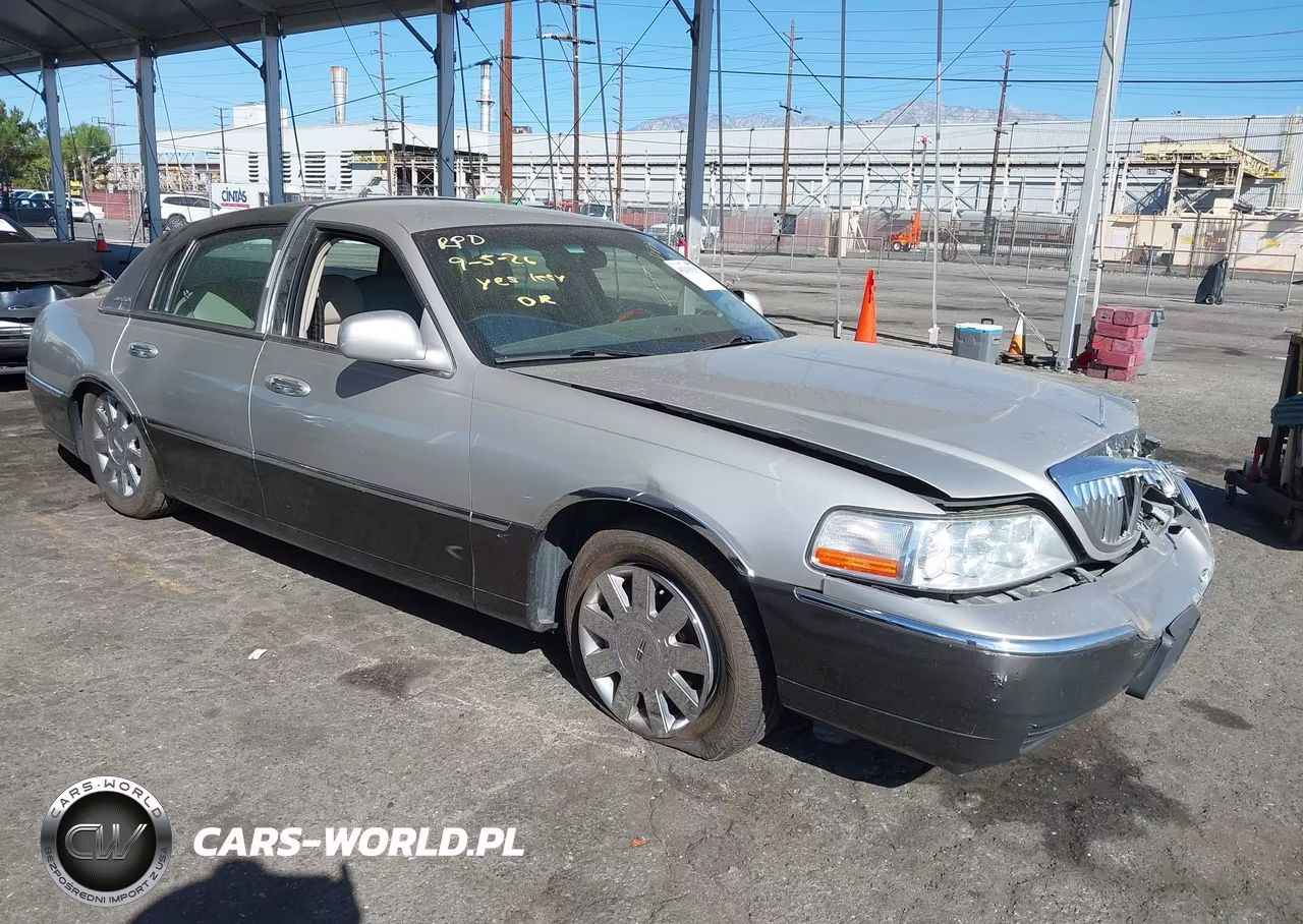 2005 Lincoln Town Car Signature Limited – zdjęcie 1 z 16