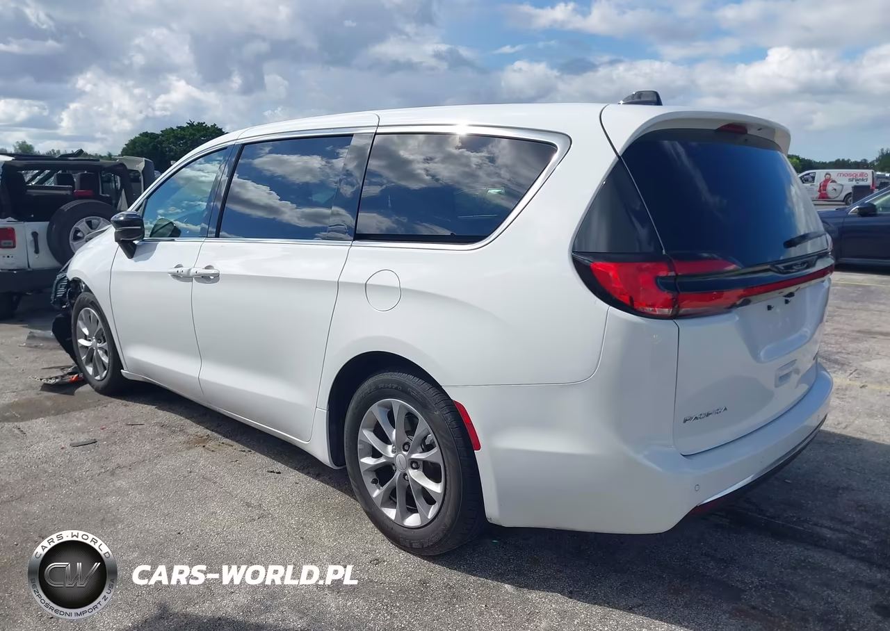 2027 Chrysler Pacifica VIN:2C4RC1GG7VR574695 - 3