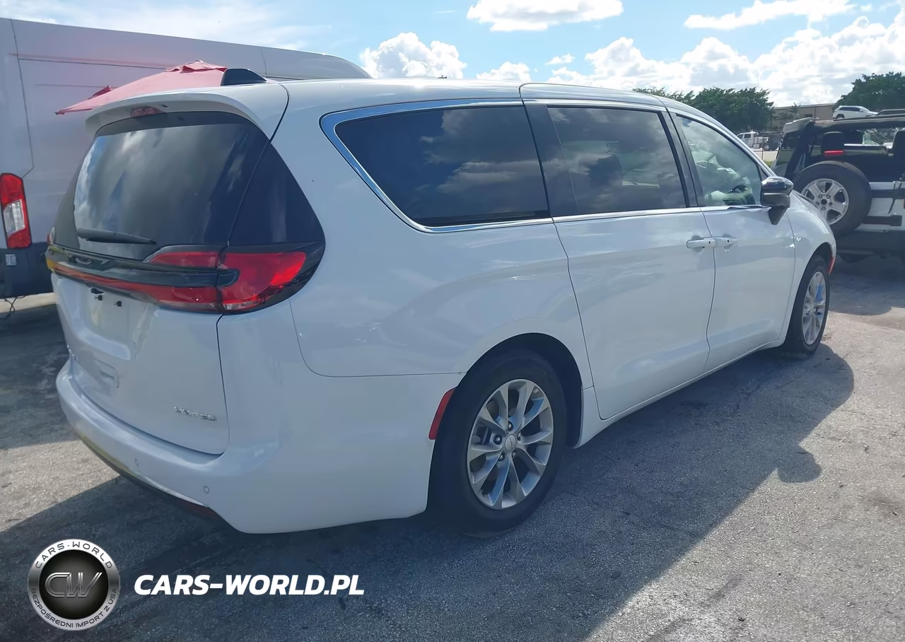 2027 Chrysler Pacifica VIN:2C4RC1GG7VR574695 - 4