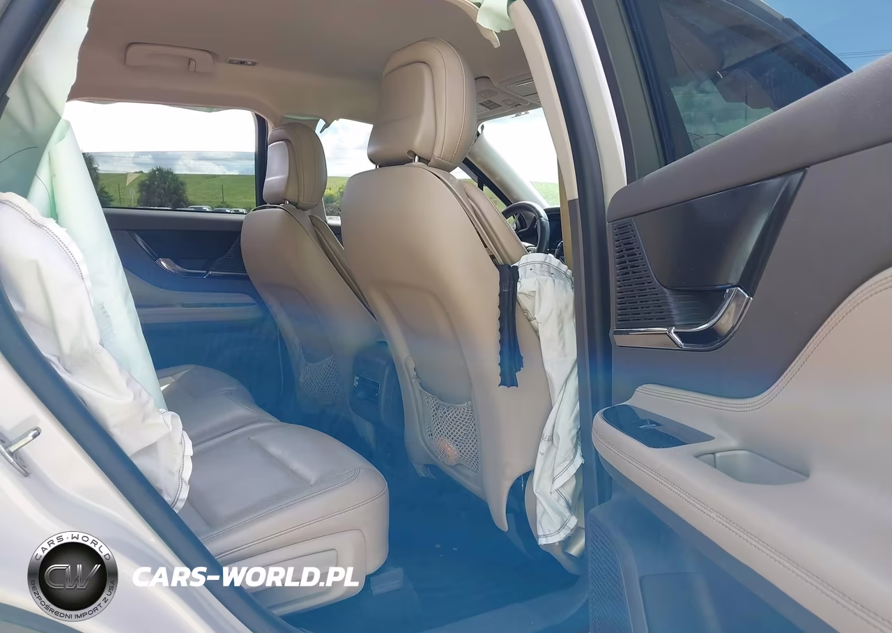 2020 Lincoln Corsair Standard VIN:5LMCJ1C95LUL03999 - 8