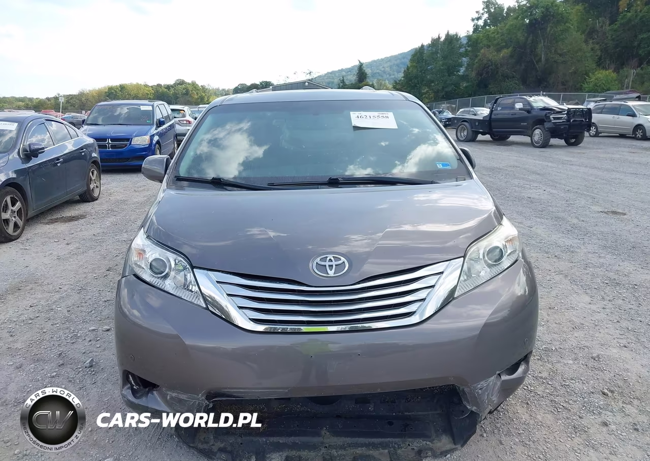 2011 Toyota Sienna Limited V6 VIN:5TDYK3DC6BS083906 - 13