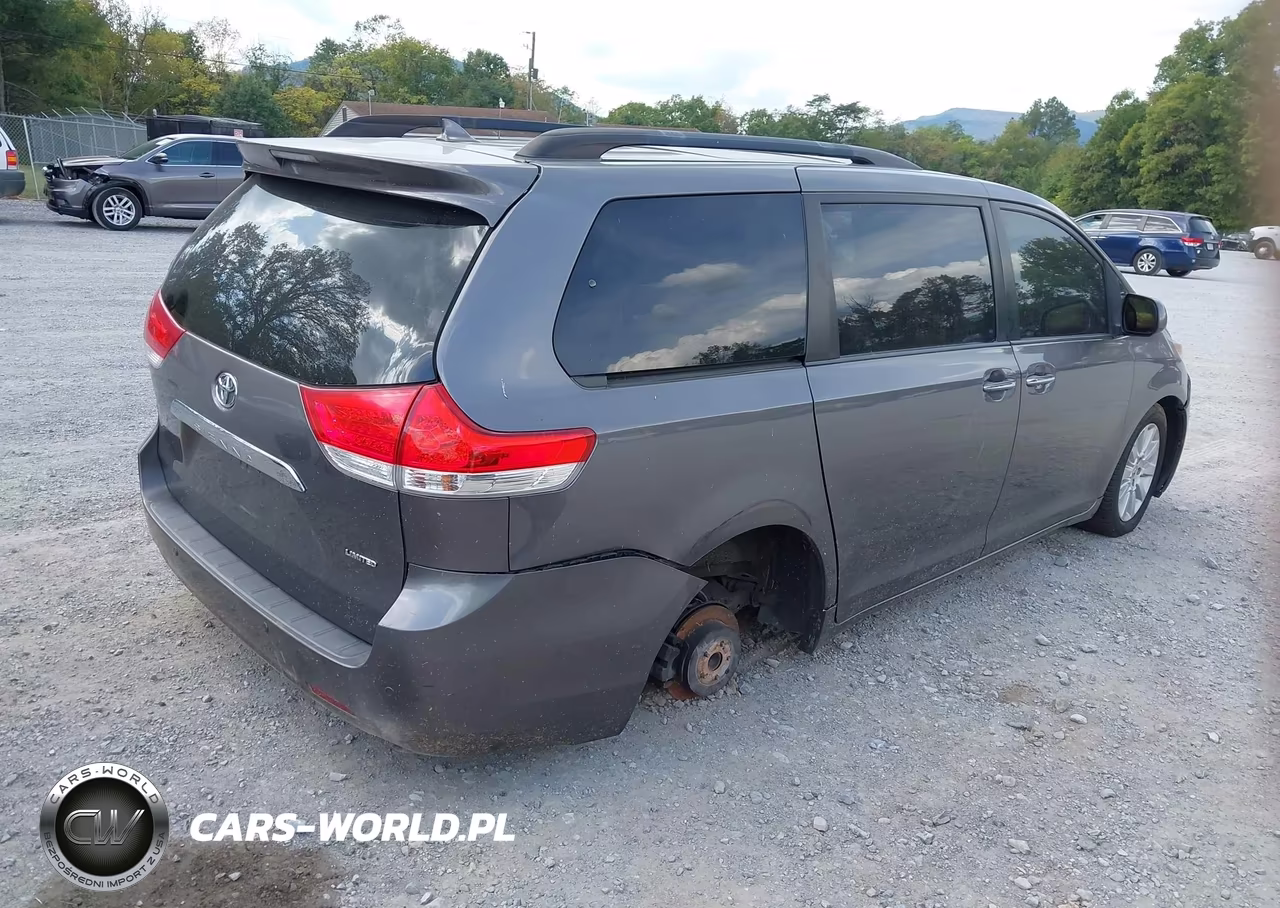 2011 Toyota Sienna Limited V6 VIN:5TDYK3DC6BS083906 - 4