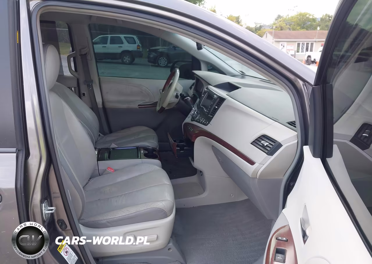 2011 Toyota Sienna Limited V6 VIN:5TDYK3DC6BS083906 - 5